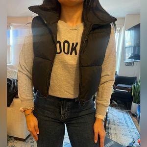 Viral Black Cropped Puffer Vest Amazon Size Small NEW worn once